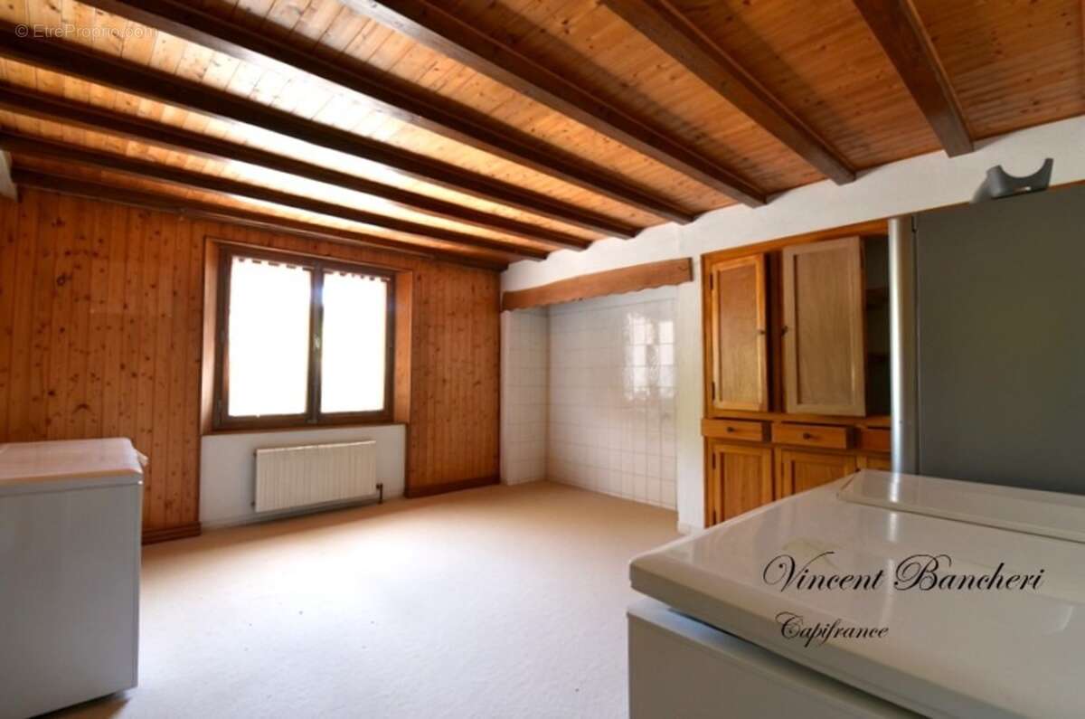 Ferme de caractère T6 Arbusigny (74930) - photo 10