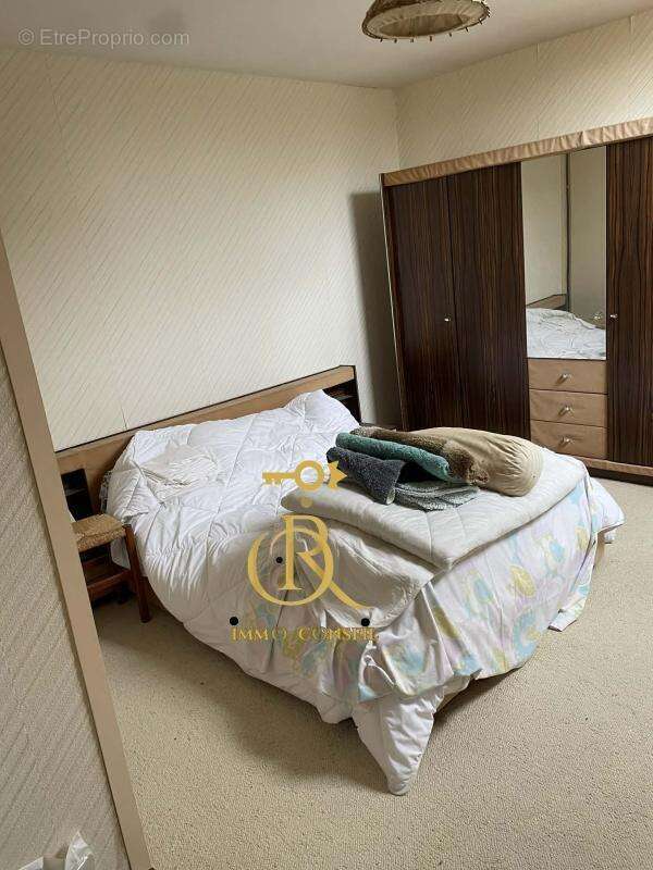 Maison à DURDAT-LAREQUILLE