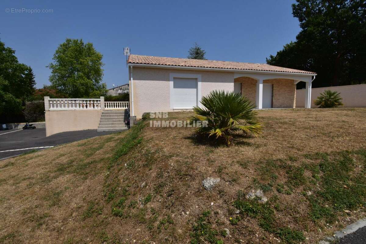 Pavillon plain pied 3 chambres 2 garages - photo 2