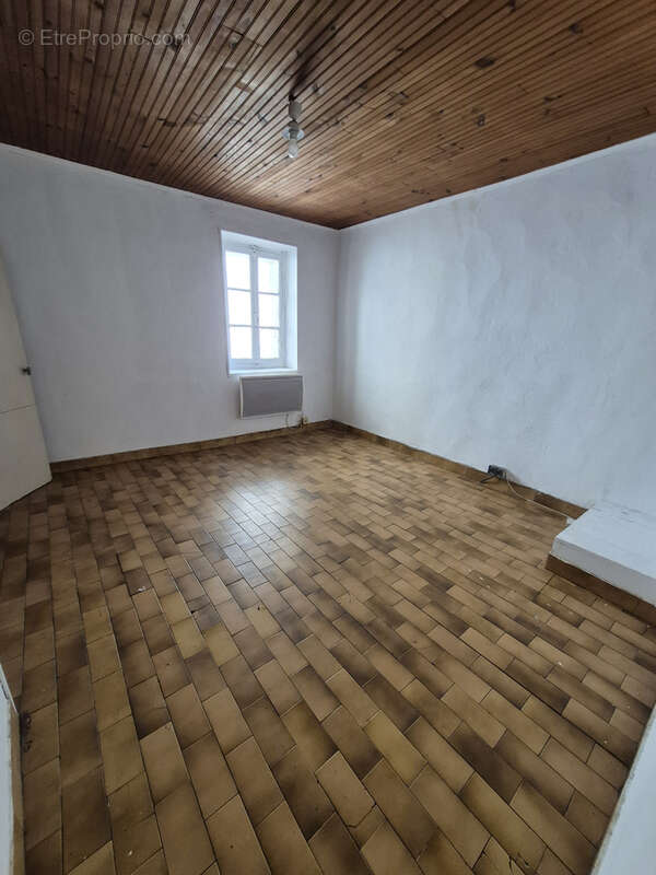 Maison à LAGRASSE