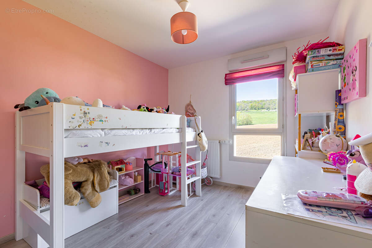 Appartement à POISY