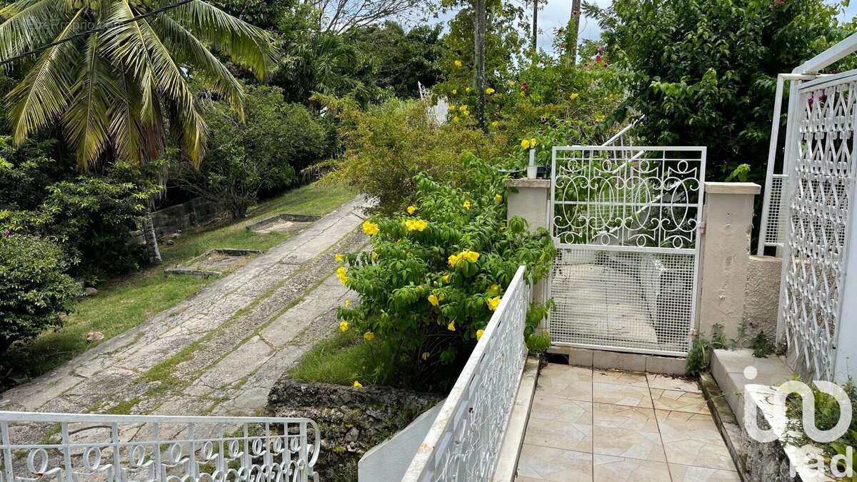 Photo 3 - Maison à LES ABYMES