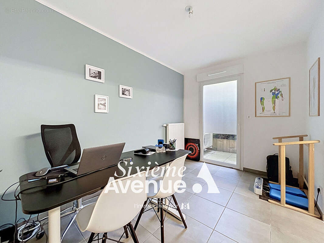 Appartement à DECINES-CHARPIEU