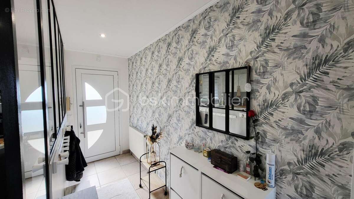 Maison plain pied avec garage - photo 2