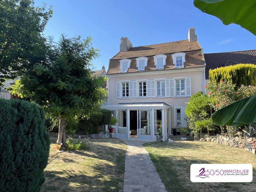 Maison à MAULE