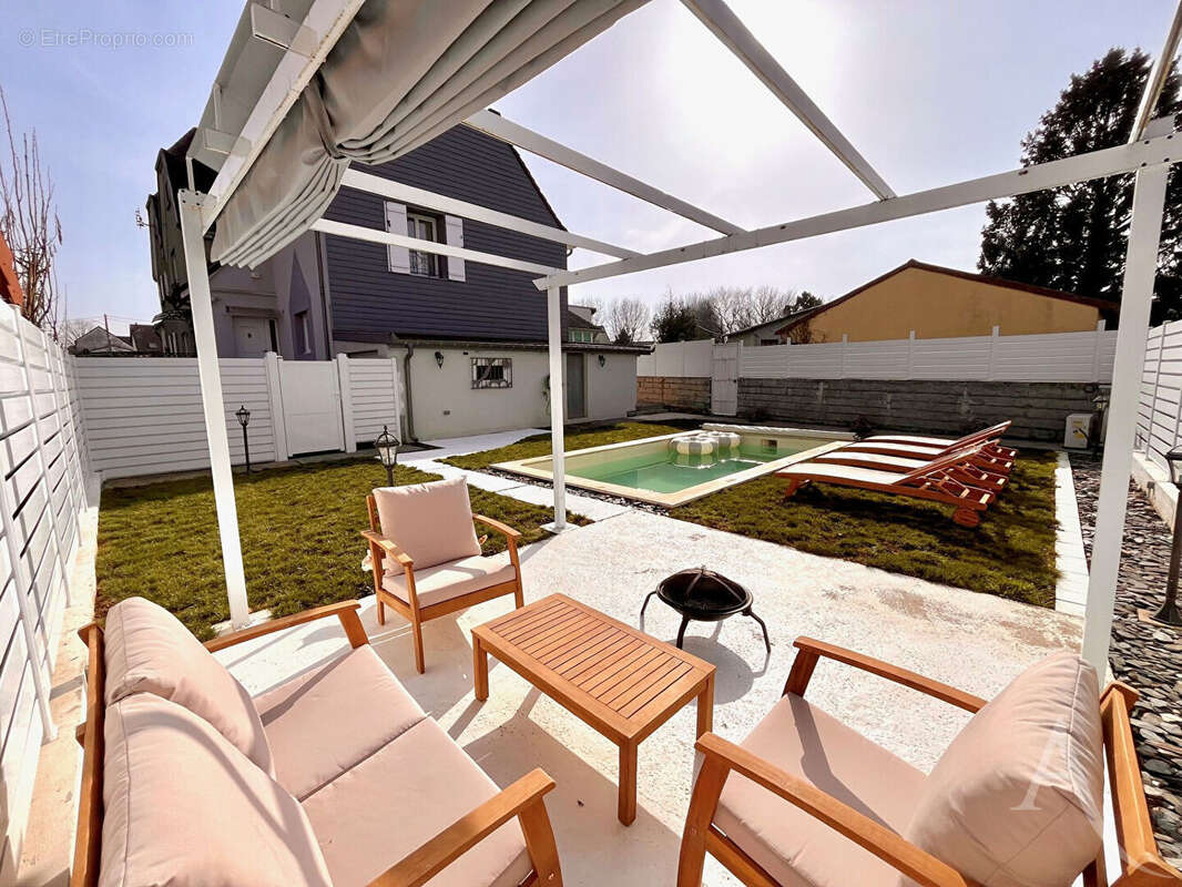 Maison Sainte Marie Aux Chênes avec piscine - photo 3