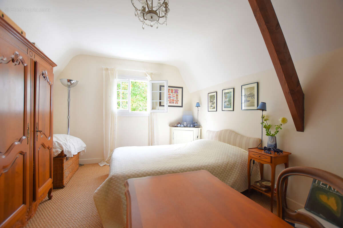 Maison à LES ESSARTS-LE-ROI