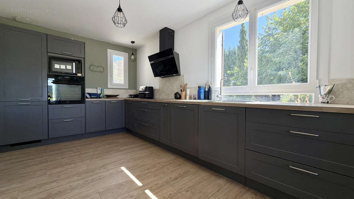 Propriété équestre avec piscine et dépendances. - photo 17