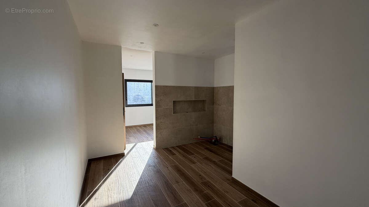 Maison à NANS-LES-PINS