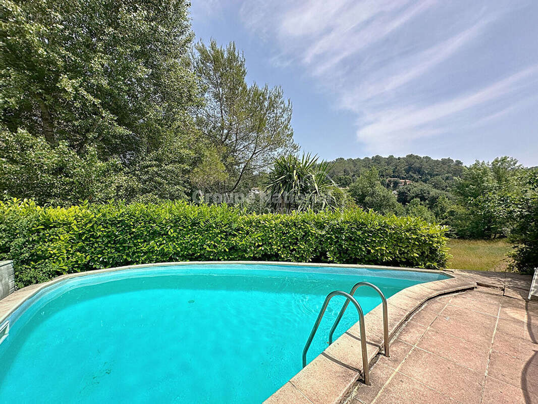 Maison à ROQUEFORT-LES-PINS