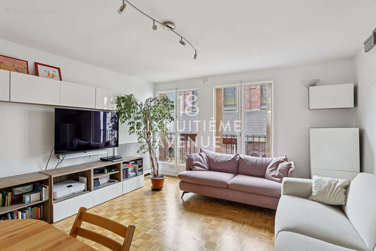 Appartement à PARIS-18E