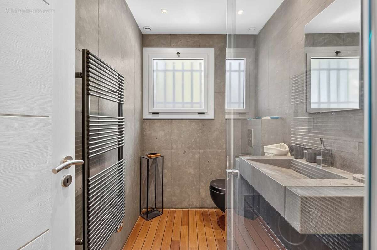Golfe-Juan – Appartement d’exception avec vue mer panoramique dans résidence de prestige avec piscine et tennis - photo 11