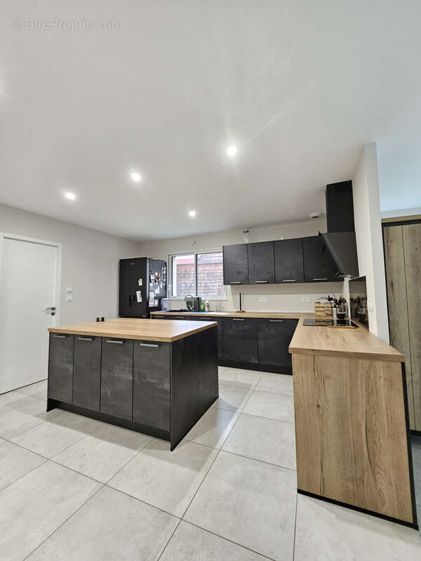 Maison à HALLOY-LES-PERNOIS