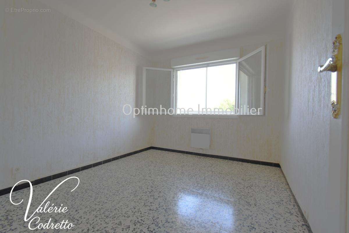 Appartement T3 de 64 m² avec terrasse et loggia – Résidence Le Cap d'Or – Six-Fours-les-Plages – À deux pas de la plage 83140 - photo 15