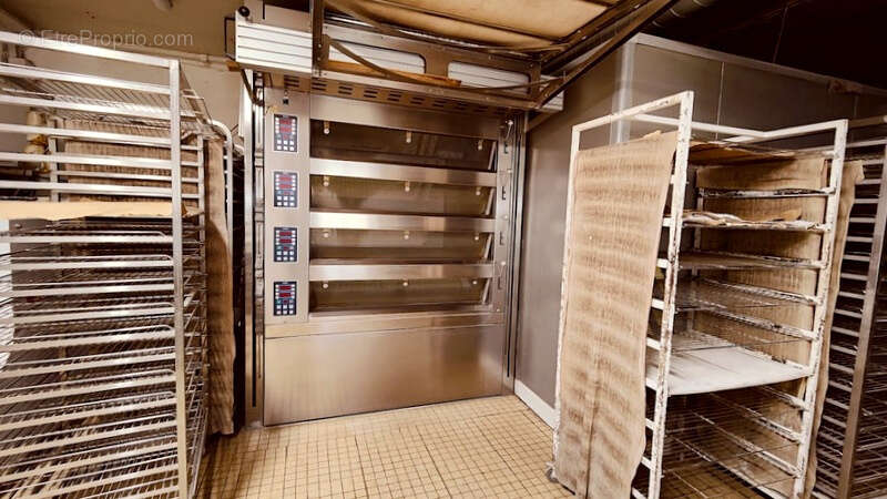 Commerce à ETAULIERS