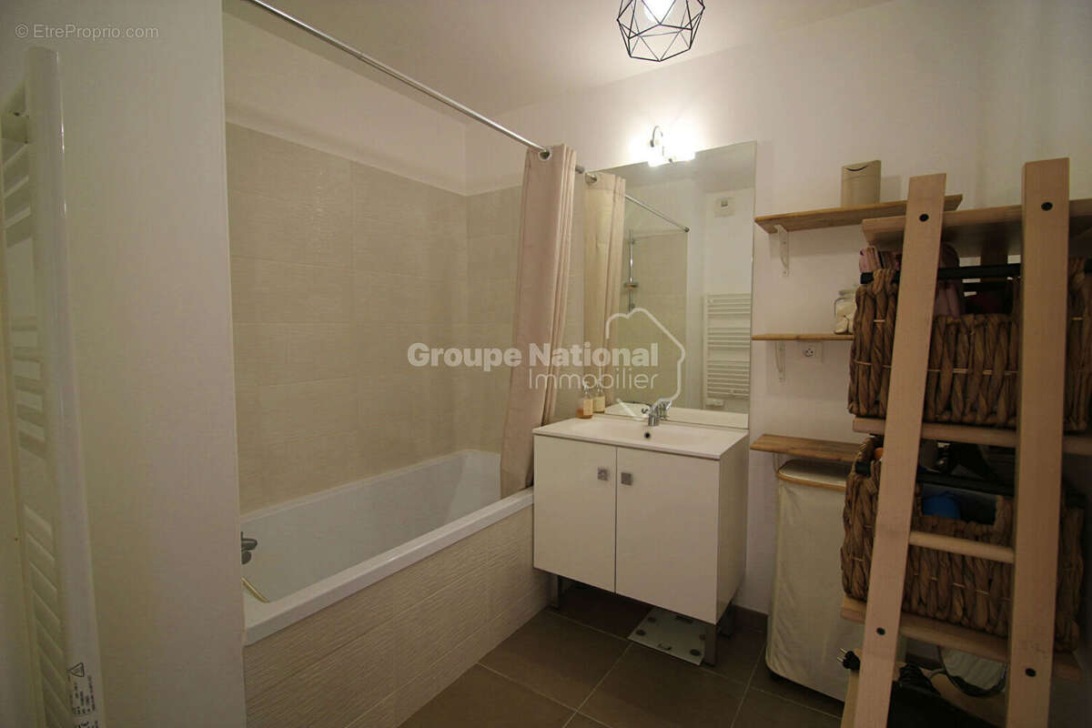 Appartement à ENSUES-LA-REDONNE