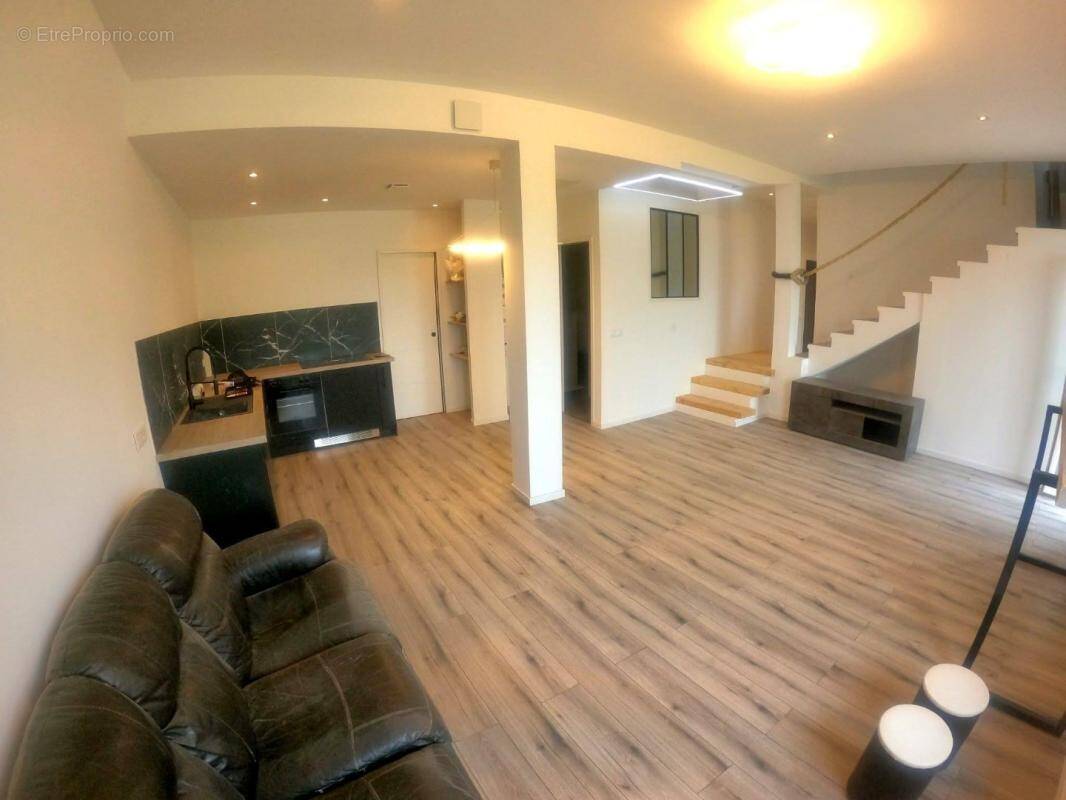 Appartement à GATTIERES