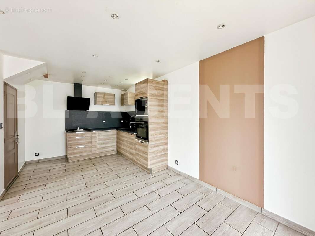 Photo_26_5d31 - Maison à SAINT-LAURENT