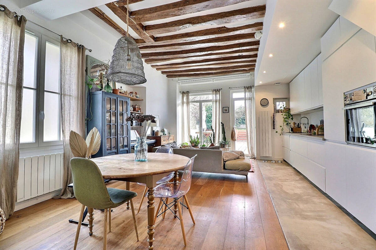 Appartement à MAREIL-MARLY