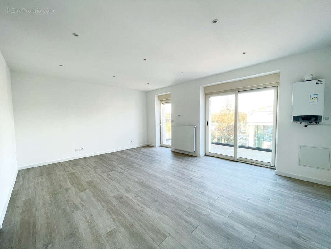 Appartement à PONT-EVEQUE