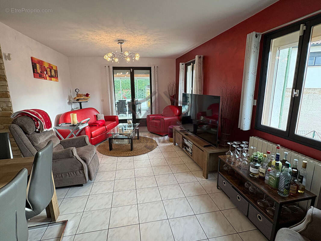 Maison à SAINT-HILAIRE-DE-BRETHMAS