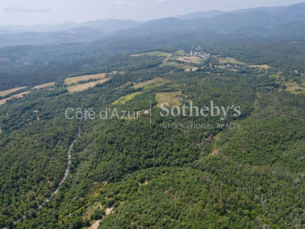Terrain à FAYENCE