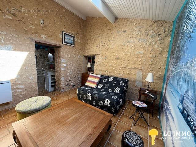 Maison 63 m2, 1 chambre, centre bourg - photo 8