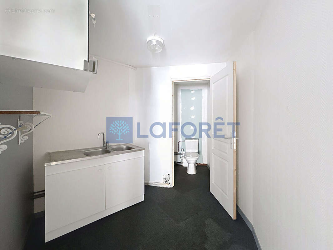 Commerce à VERNEUIL-SUR-AVRE