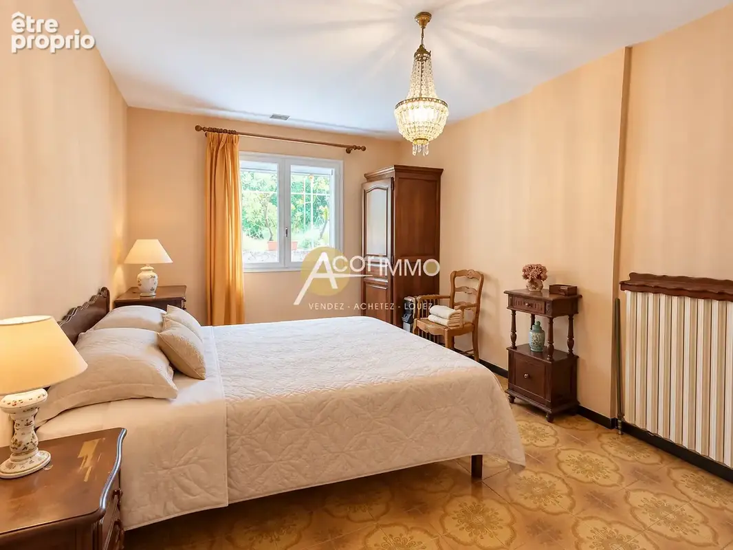 Toulon   une propriété 5 chambres sur  plus de 10 000m2 de terrain - photo 10