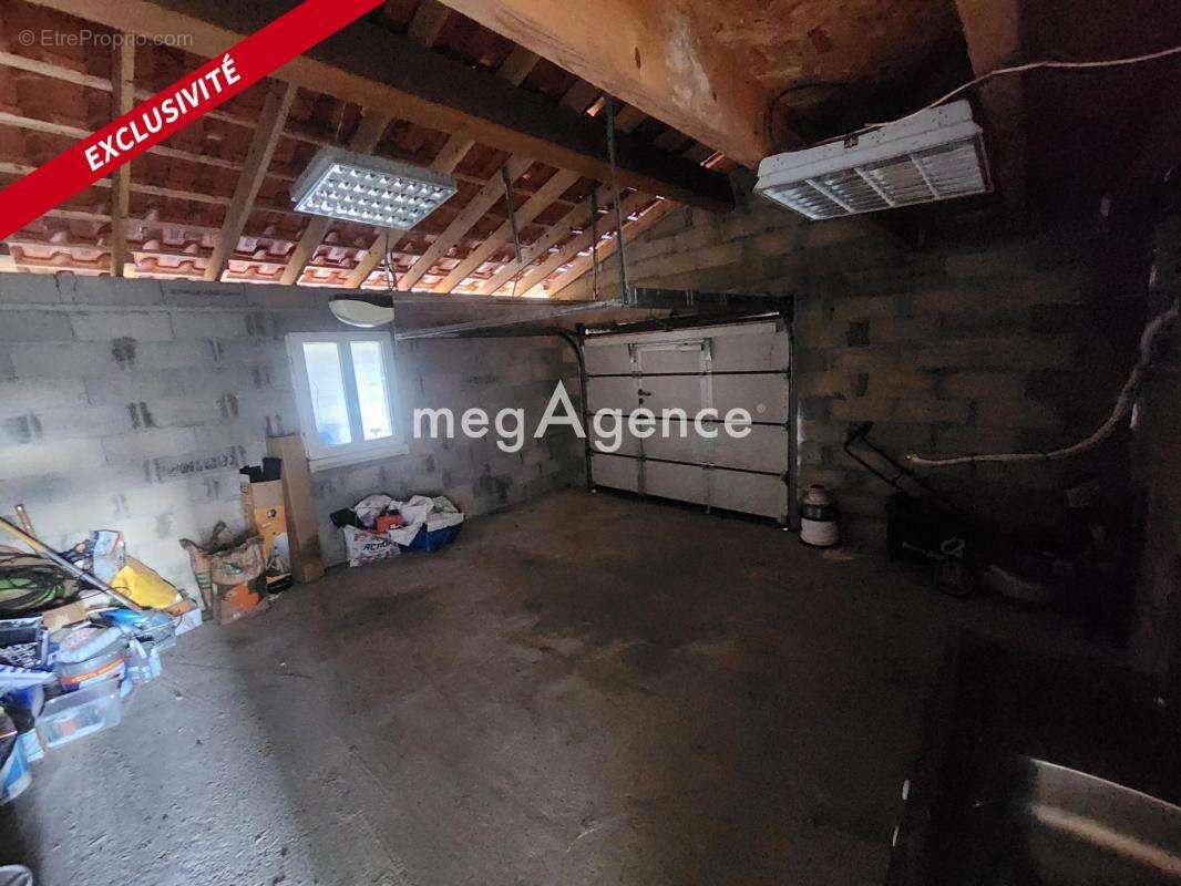 Maison à SAINT-CHRISTOLY-DE-BLAYE