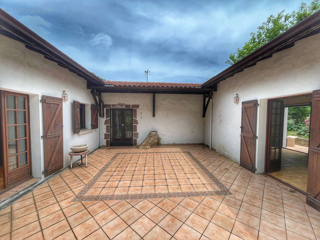Maison à SAINT-MARTIN-D'ARROSSA