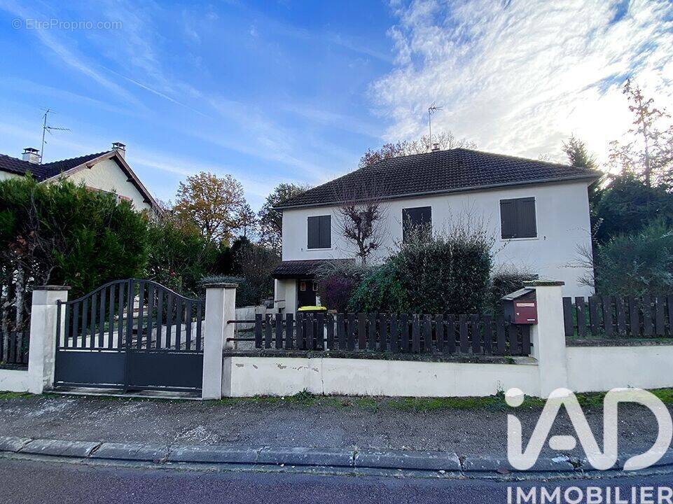 Photo 1 - Maison à CHEVANNES