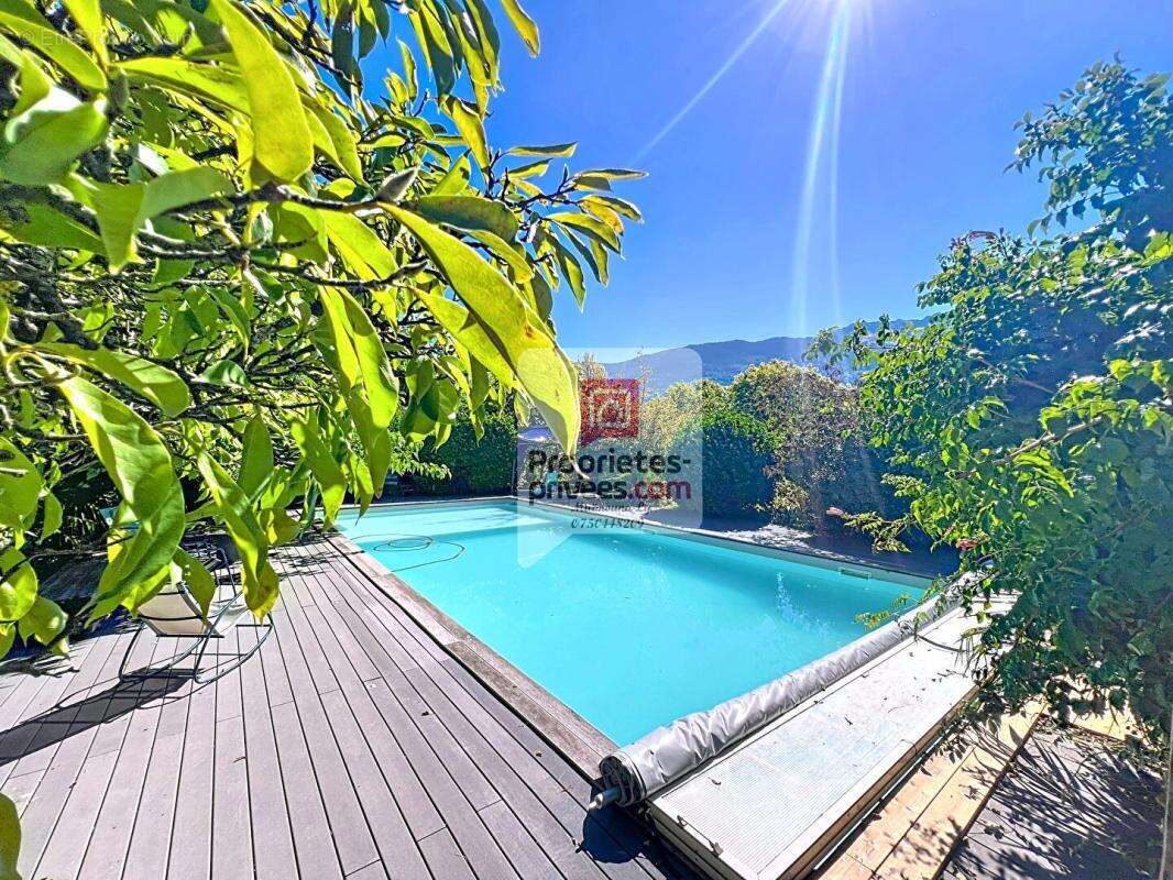 Maison à GILLY-SUR-ISERE