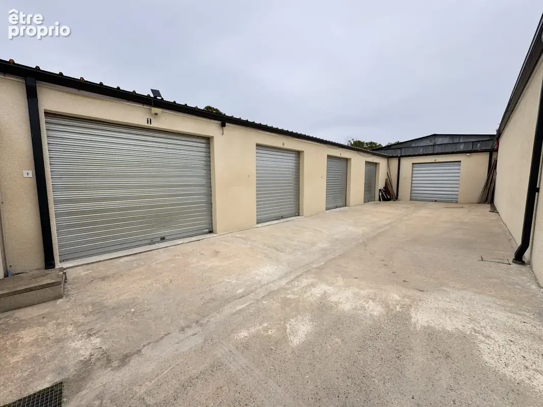 Parking à PODENSAC