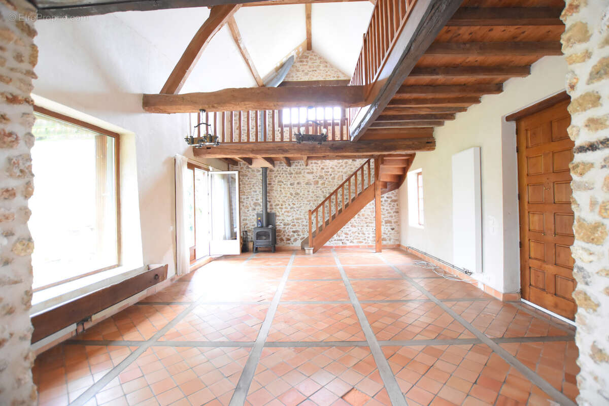 Maison à LES ESSARTS-LE-ROI