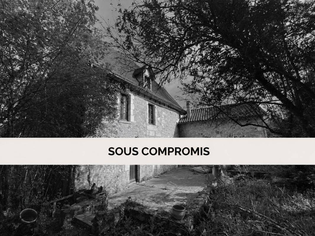 Maison à DOUVILLE