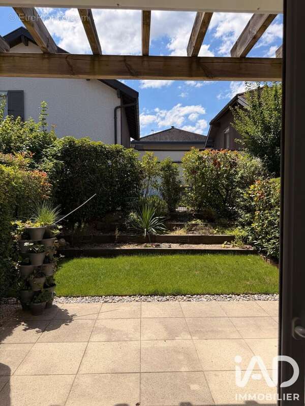 Maison 97 m² à Quintal  - photo 4