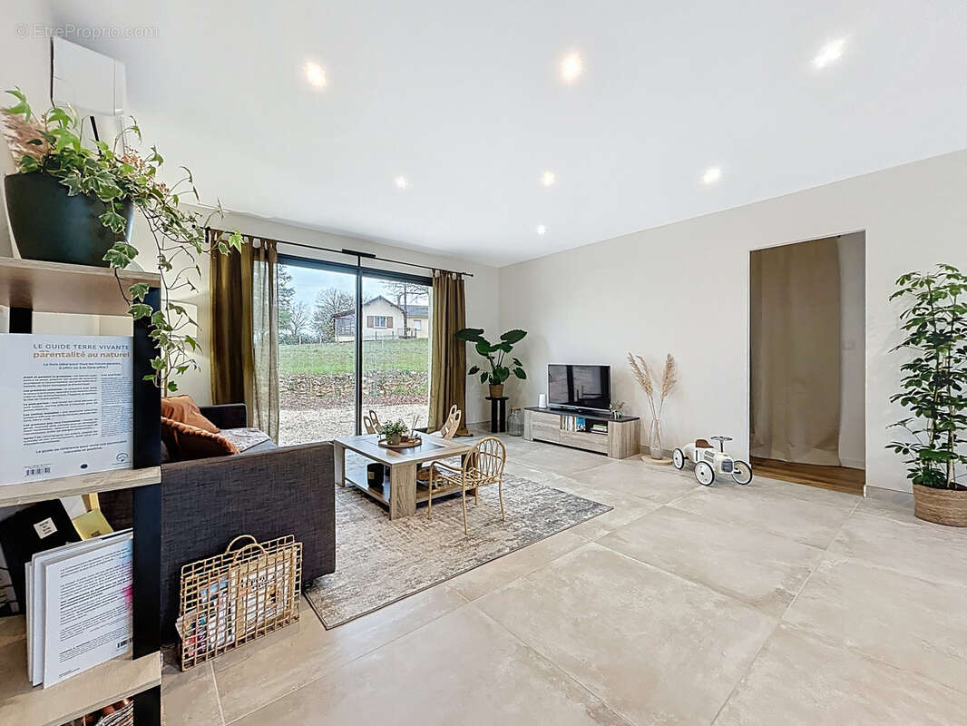 Maison à LA CASSAGNE