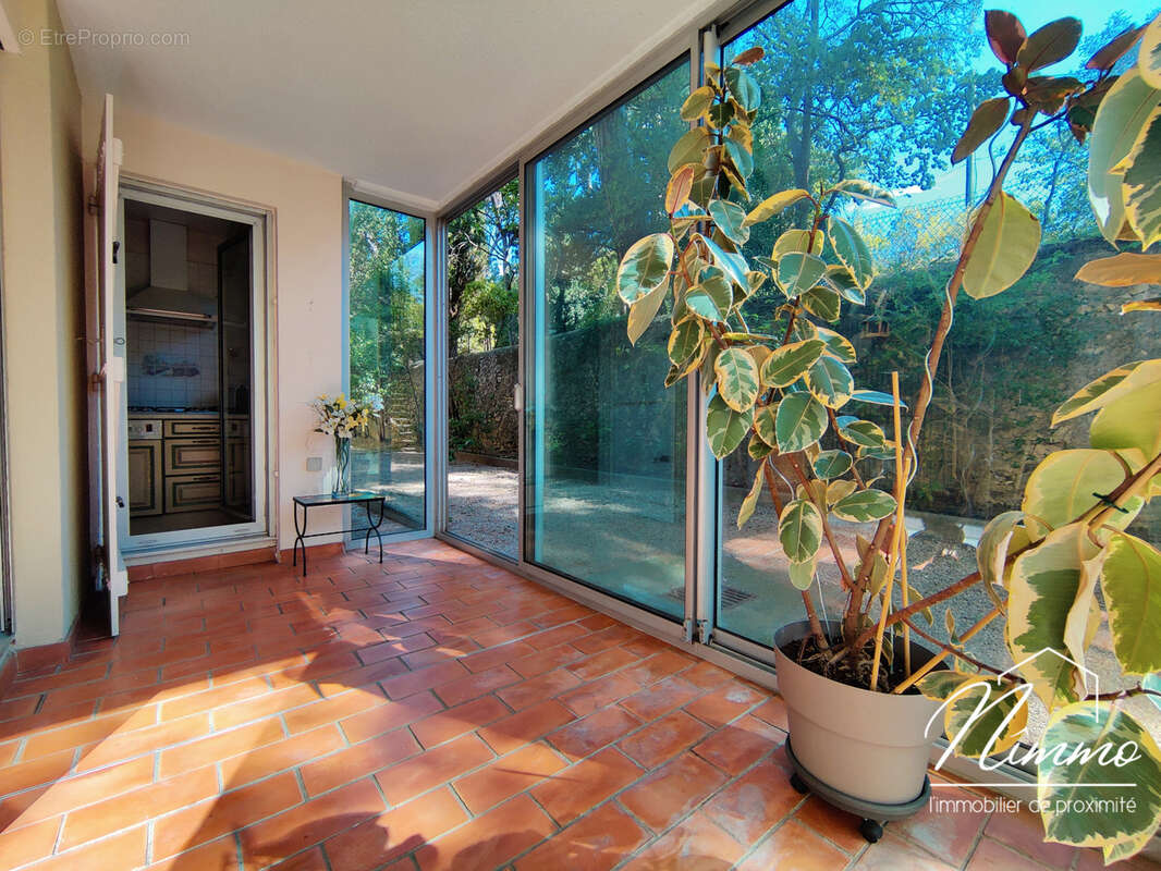 Exclusivite nimes montaury appartement t3 parking veranda tennis - photo 3