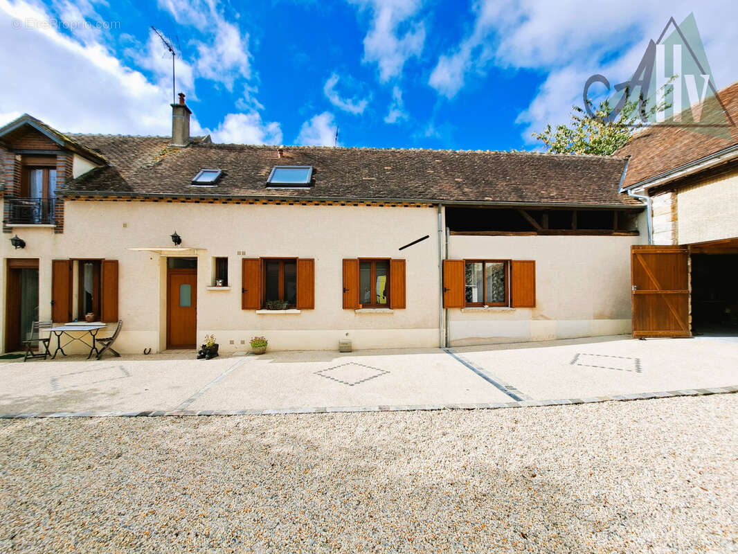 Maison à PONT-SUR-YONNE