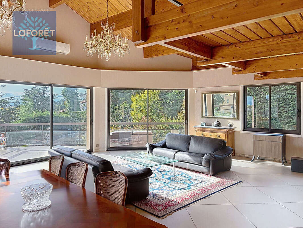 Maison à SAINT-GENIS-LAVAL