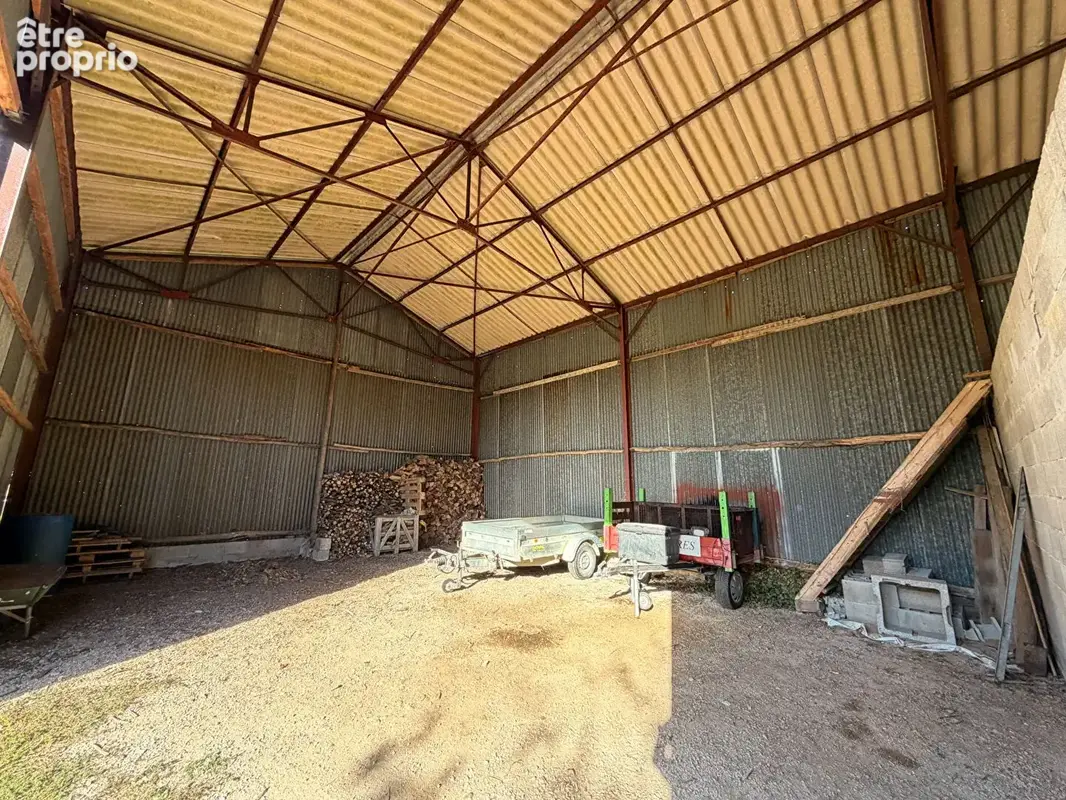 Maison avec grand hangar sur 9000 m² de terrain - photo 4
