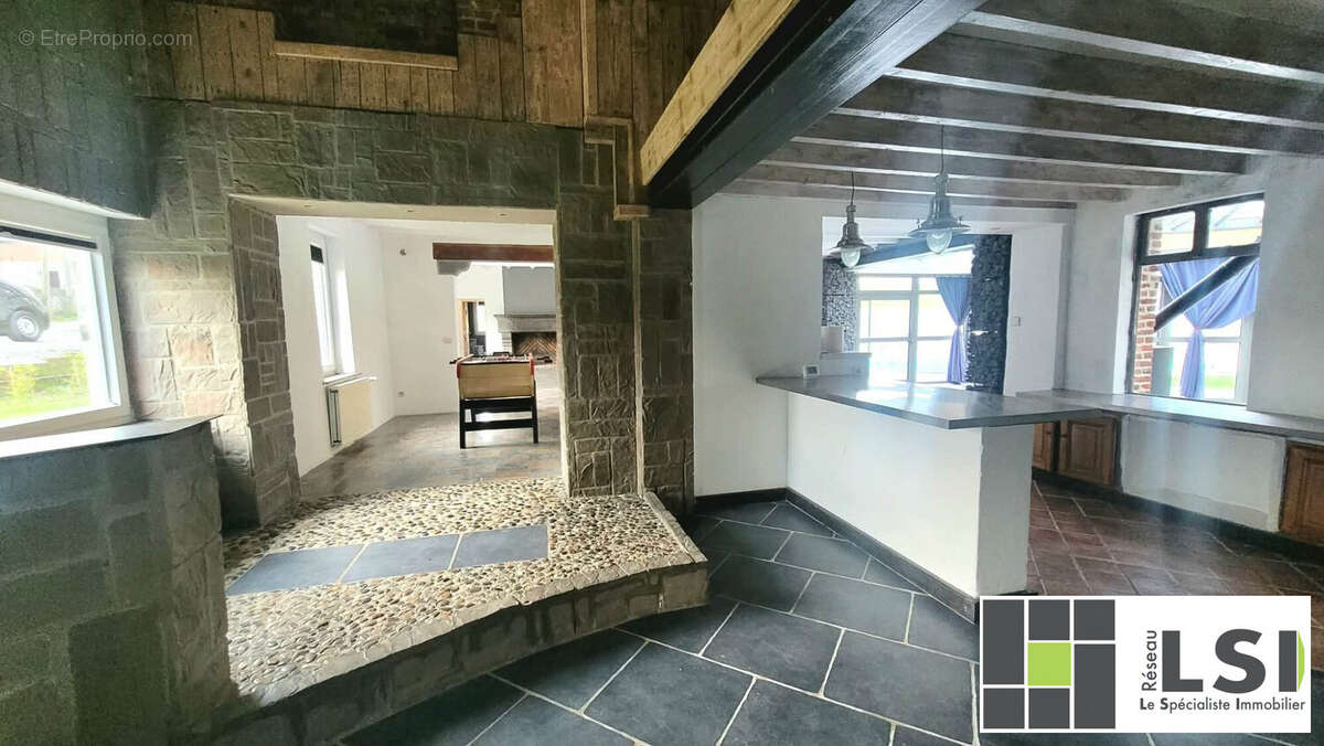 Maison à HON-HERGIES