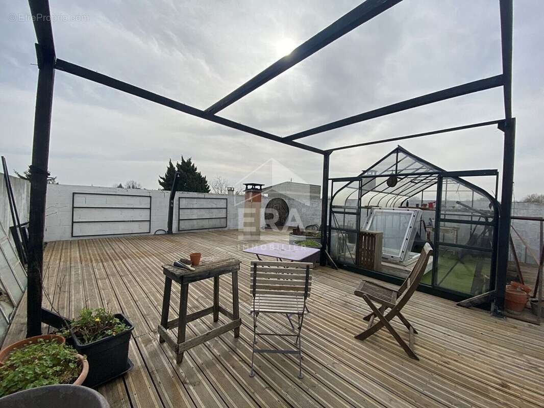 Maison à L'ISLE-SUR-LA-SORGUE