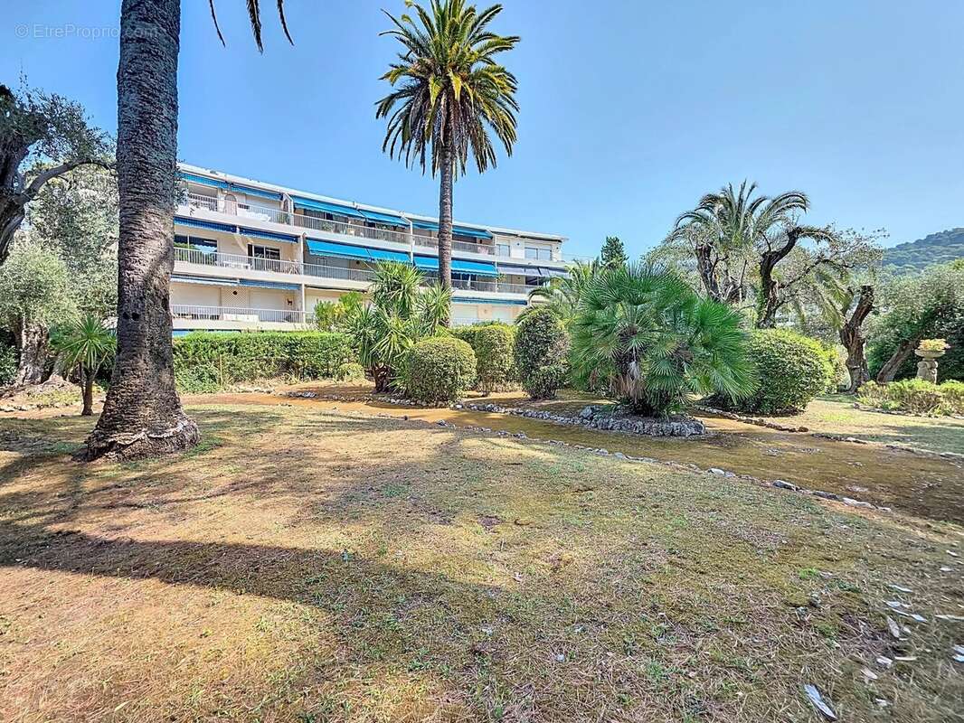 PROCHE CANNET MAIRIE : Superbe 4 pièces en rez-de-jardin avec 122 m² d’extérieur - photo 18