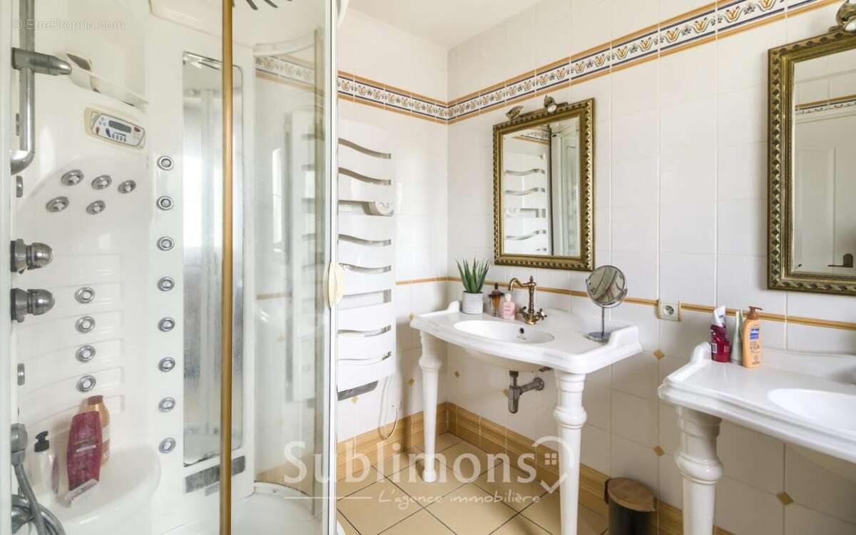 Maison à LOCMINE