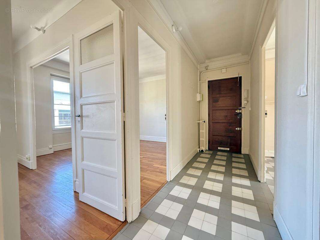 Appartement T3 avec cave et grenier, propre, stationnement aisé - photo 6