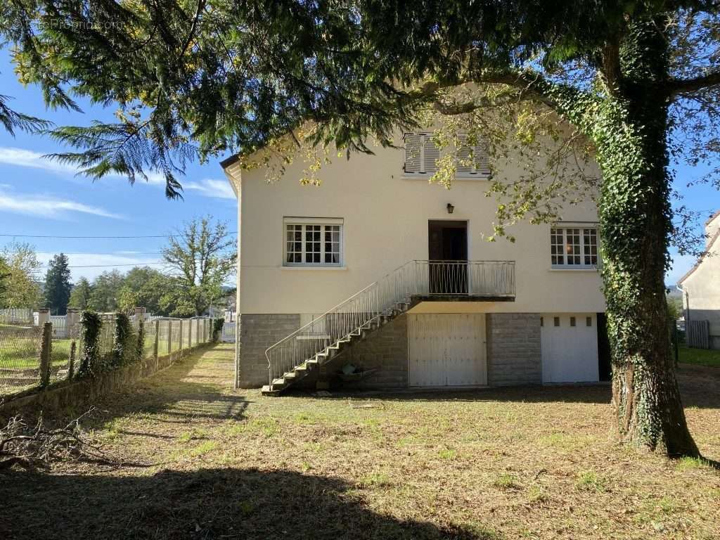 Maison à PEYRAT-LE-CHATEAU