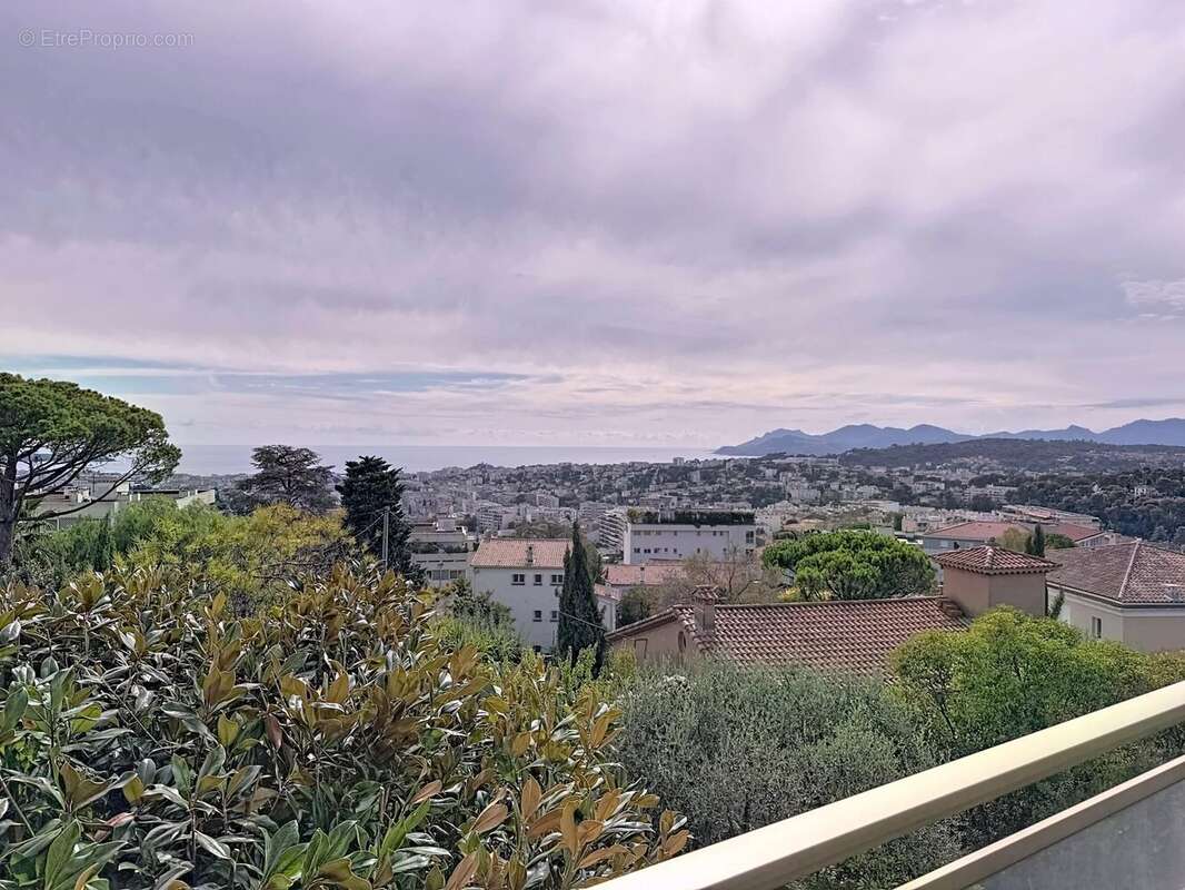 Appartement à LE CANNET