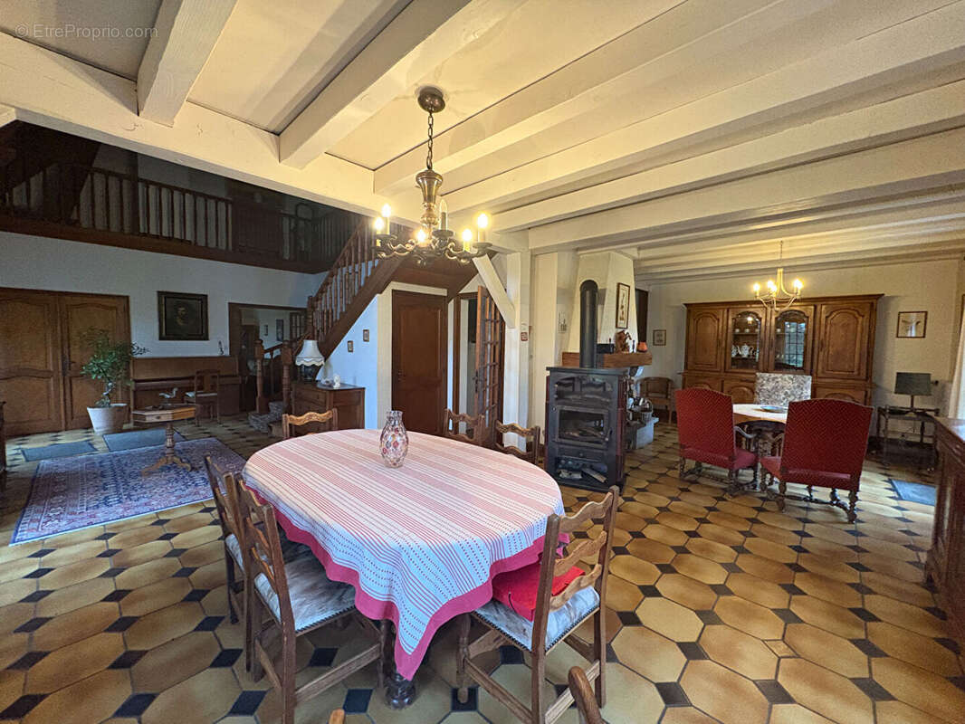 Maison à SAINT-HILAIRE-LES-PLACES